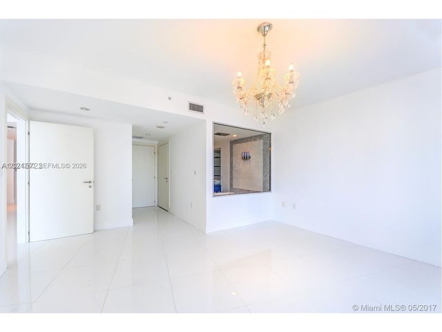 200 Biscayne Boulevard Way 3404, Miami, FL 33131