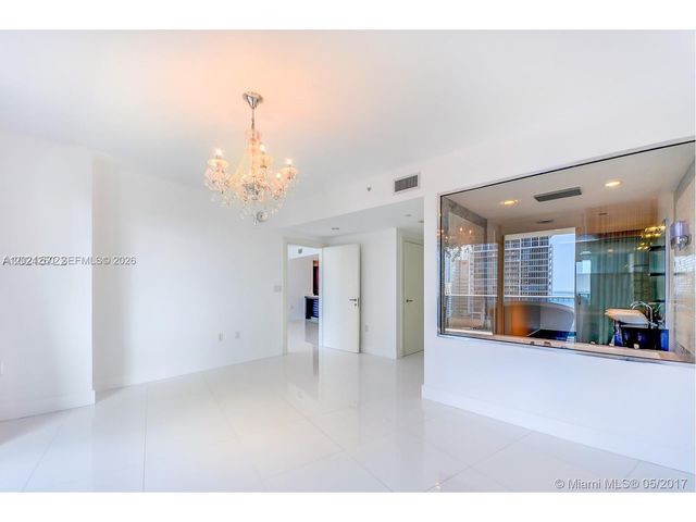200 Biscayne Boulevard Way 3404, Miami, FL 33131