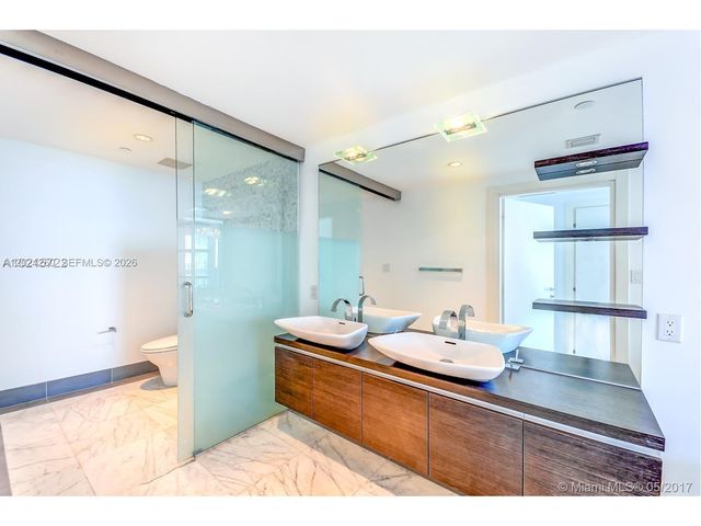 200 Biscayne Boulevard Way 3404, Miami, FL 33131