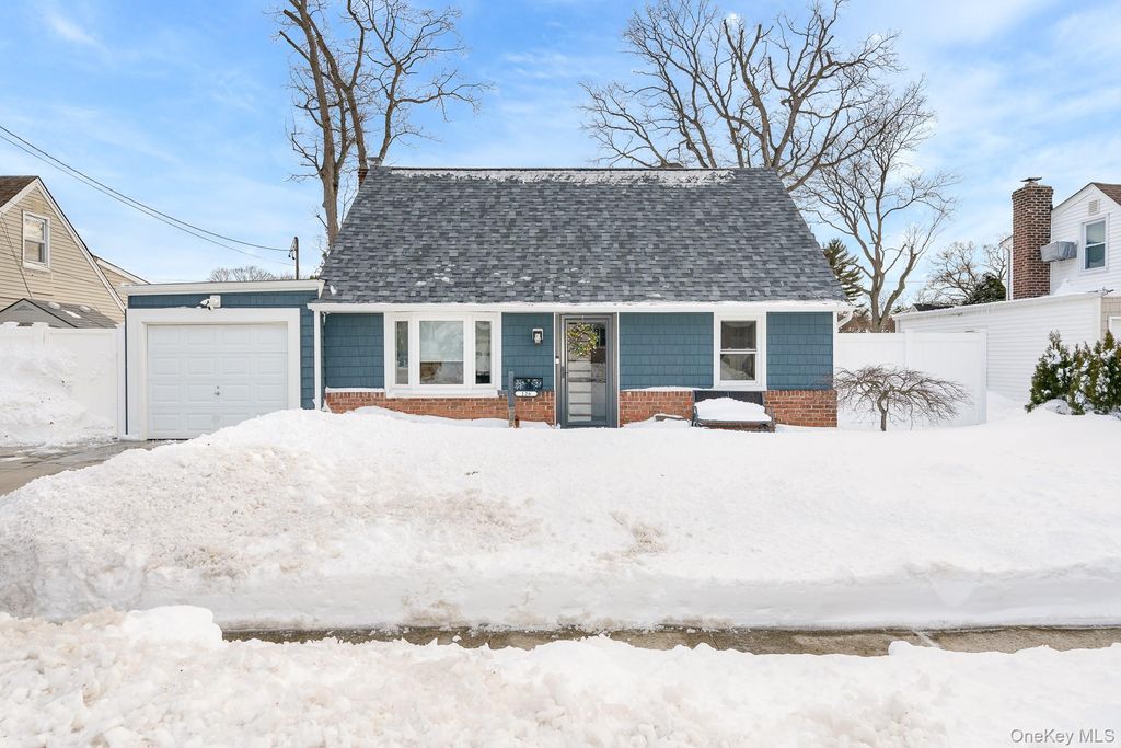 126 Boston Avenue, Massapequa, NY 11758