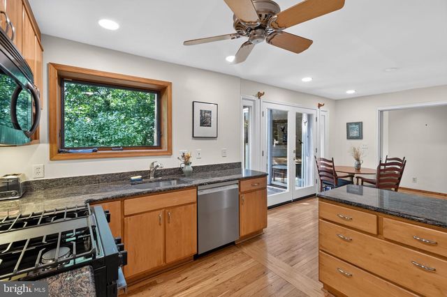 210 N EVERGREEN ST, Arlington, VA 22203