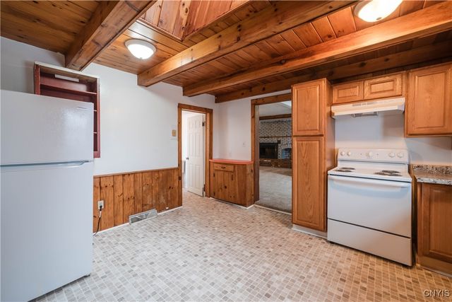 8376 US-20, Pompey, NY 13104