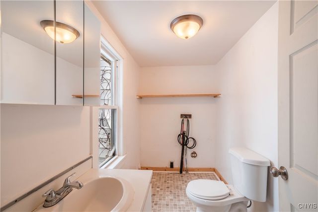 8376 US-20, Pompey, NY 13104