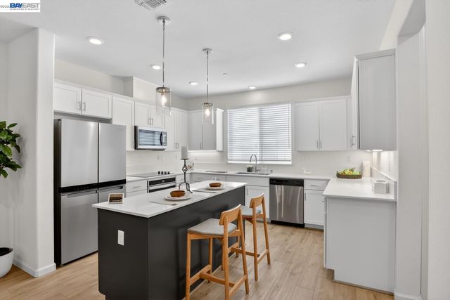 29823 Mission Blvd, Hayward, CA 94544