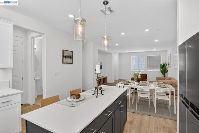 29823 Mission Blvd, Hayward, CA 94544