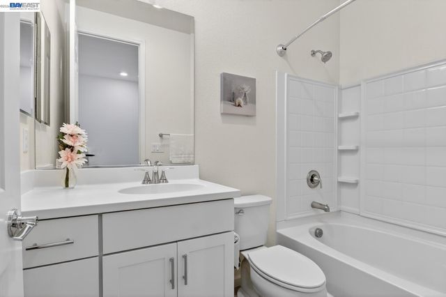 29823 Mission Blvd, Hayward, CA 94544