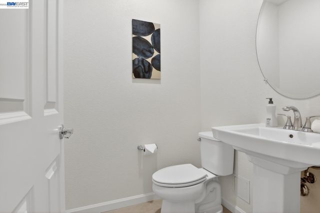 29823 Mission Blvd, Hayward, CA 94544