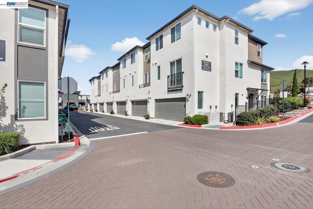 29823 Mission Blvd, Hayward, CA 94544