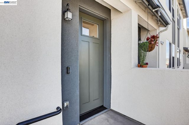 29823 Mission Blvd, Hayward, CA 94544