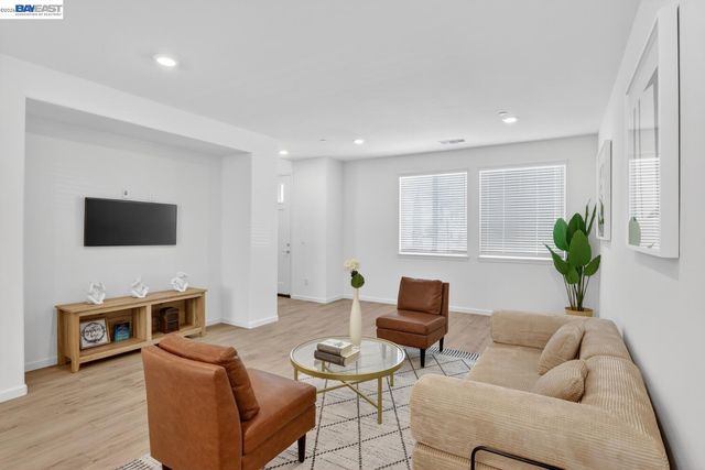 29823 Mission Blvd, Hayward, CA 94544