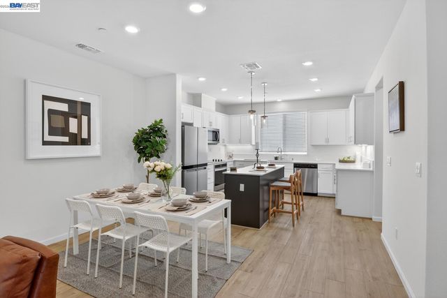 29823 Mission Blvd, Hayward, CA 94544