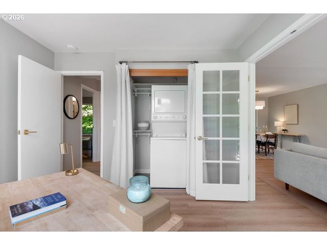 7542 Sw BARNES Rd C, Portland, OR 97225