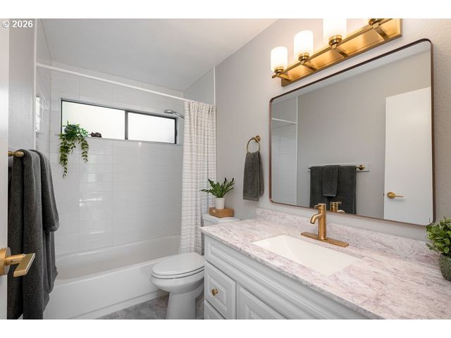 7542 Sw BARNES Rd C, Portland, OR 97225