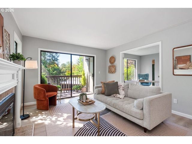 7542 Sw BARNES Rd C, Portland, OR 97225