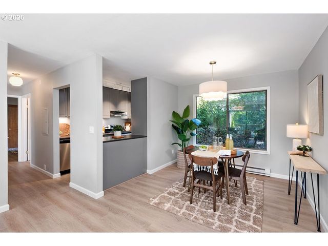 7542 Sw BARNES Rd C, Portland, OR 97225