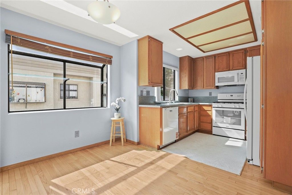 Image 15 of property listing at 2615 Plaza Del Amo 606, Torrance, CA 90503