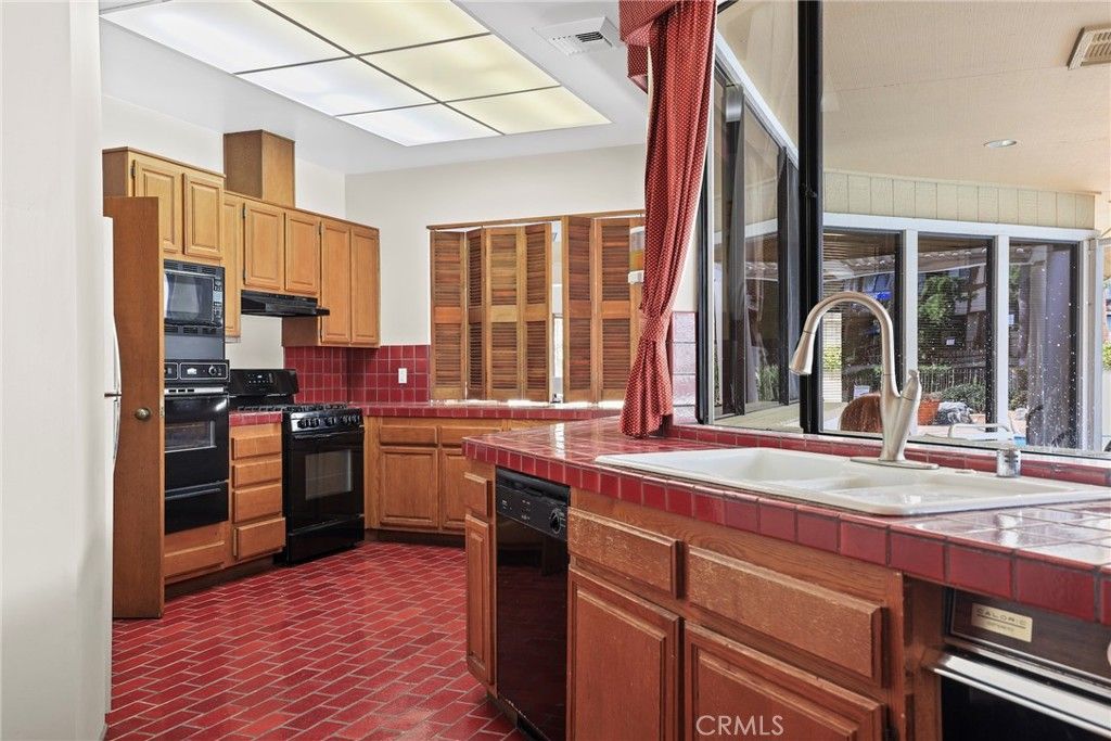 Image 46 of property listing at 2615 Plaza Del Amo 606, Torrance, CA 90503