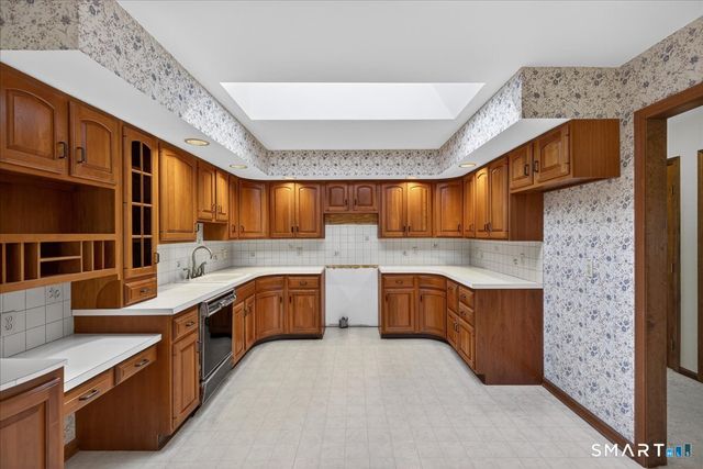 166 Thoreau Drive, Shelton, CT 06484