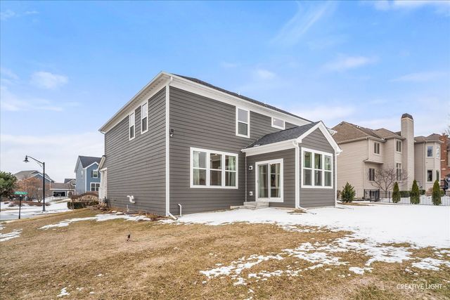3667 Peregrine Way, Elgin, IL 60124