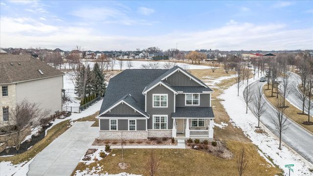 3667 Peregrine Way, Elgin, IL 60124