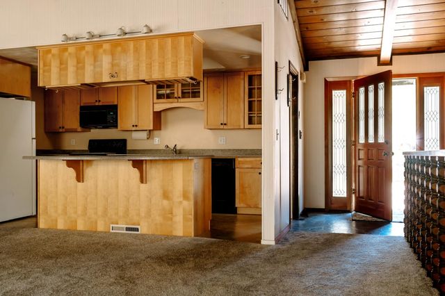 23290 E Shadow Dr, Auburn, CA 95602