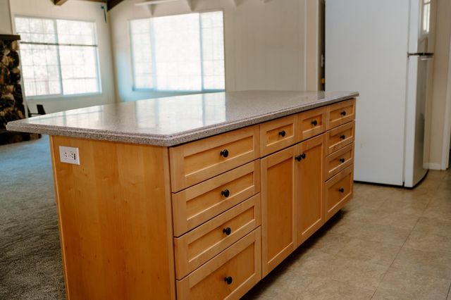 23290 E Shadow Dr, Auburn, CA 95602