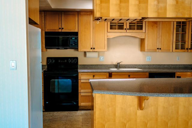 23290 E Shadow Dr, Auburn, CA 95602