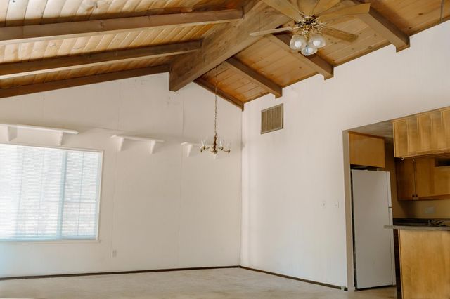23290 E Shadow Dr, Auburn, CA 95602
