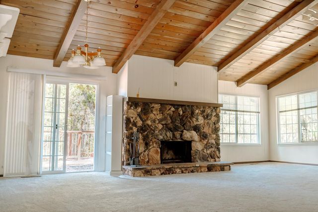 23290 E Shadow Dr, Auburn, CA 95602