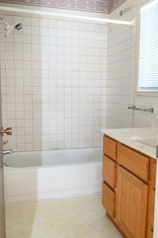23290 E Shadow Dr, Auburn, CA 95602