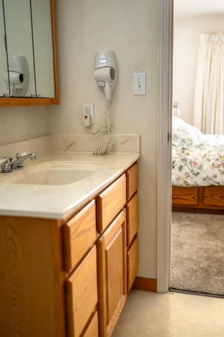 23290 E Shadow Dr, Auburn, CA 95602