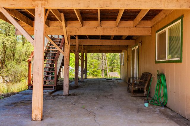 23290 E Shadow Dr, Auburn, CA 95602