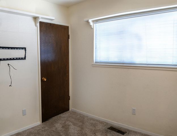23290 E Shadow Dr, Auburn, CA 95602