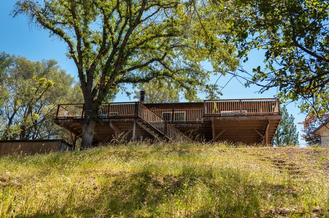 23290 E Shadow Dr, Auburn, CA 95602