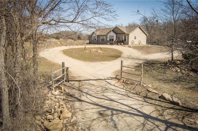 1155 NW 250 Road, Holden, MO 64040