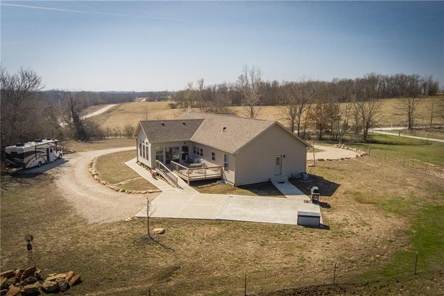 1155 NW 250 Road, Holden, MO 64040