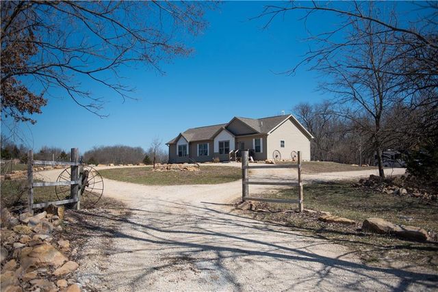 1155 NW 250 Road, Holden, MO 64040