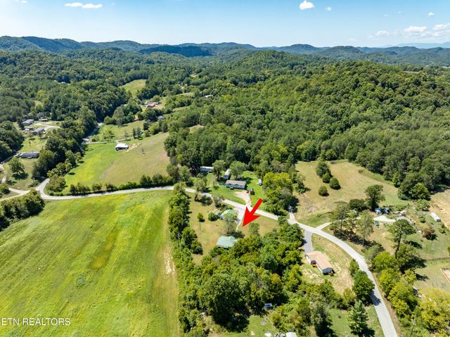 213 Brock Rd, Maynardville, TN 37807