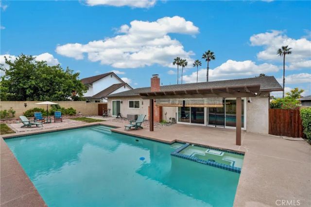 25501 Gloriosa, Mission Viejo, CA 92691