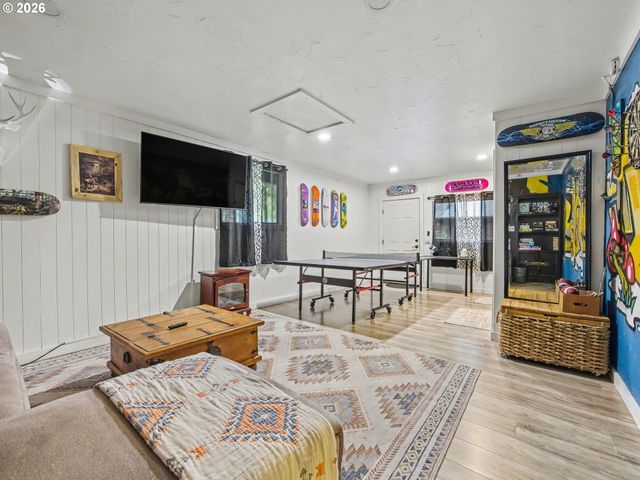 22099 E WILD FERN Ln, Brightwood, OR 97011