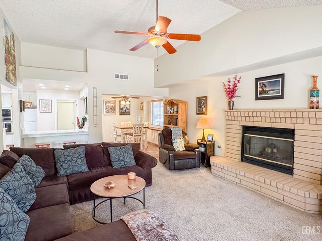 9700 Mesa Oak Drive, Bakersfield, CA 93311