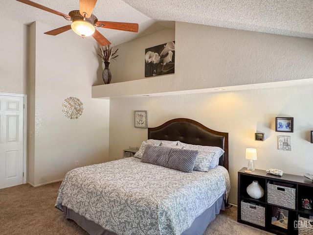 9700 Mesa Oak Drive, Bakersfield, CA 93311