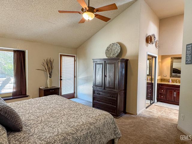 9700 Mesa Oak Drive, Bakersfield, CA 93311