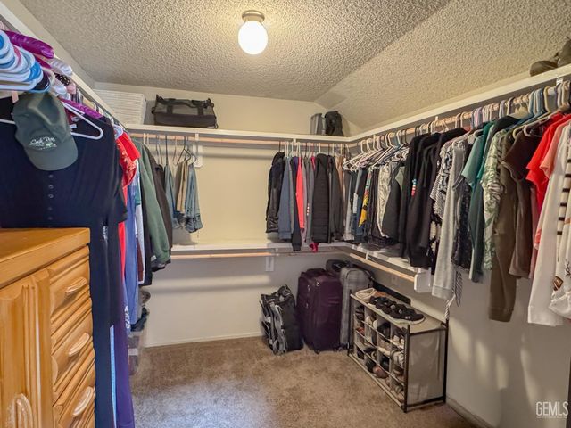 9700 Mesa Oak Drive, Bakersfield, CA 93311