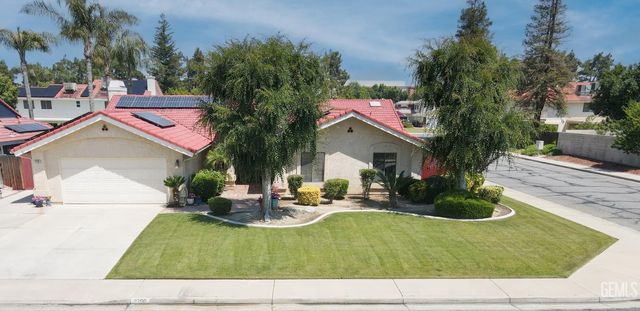 9700 Mesa Oak Drive, Bakersfield, CA 93311