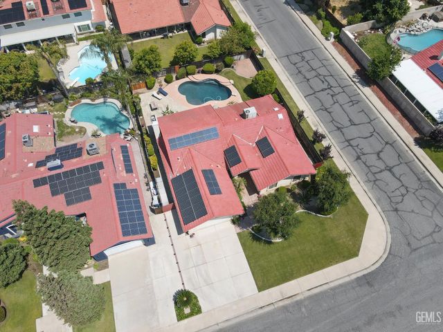 9700 Mesa Oak Drive, Bakersfield, CA 93311