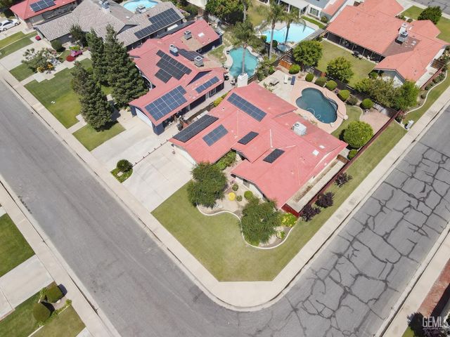 9700 Mesa Oak Drive, Bakersfield, CA 93311