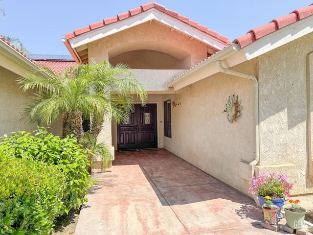 9700 Mesa Oak Drive, Bakersfield, CA 93311