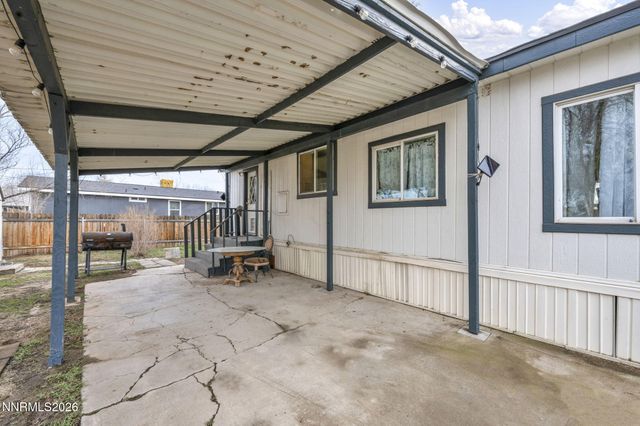 5556 Mark Circle, Sun Valley, NV 89433