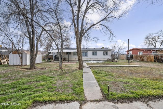 5556 Mark Circle, Sun Valley, NV 89433